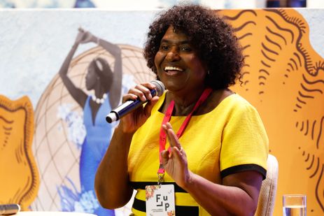 Rio de Janeiro (RJ) 11/11/2024 - A deputada federal Benedita da Silva participa da Festa Literária das Periferias (Flup), no Circo Voador, com mediação da jornalista Maria Eduarda Nascimento. Foto: Fernando Frazão/Agência Brasil