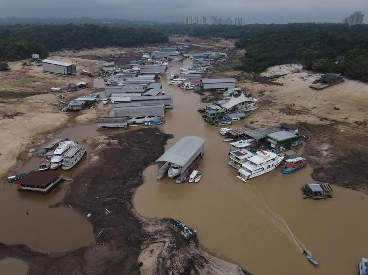 REUTERS/Bruno Kelly Brazil drought reduces Amazon river port water levels to 121-year record low. REUTERS/Bruno Kelly