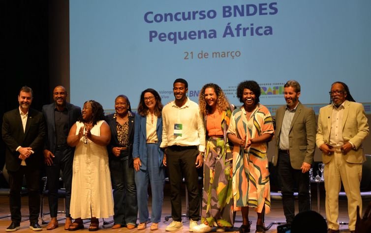 Brasília (DF), 26/03/2025 - Tiago Coutinho, arquiteto negro 1º colocado geral no BNDES defende cota em concursos. Foto: Arthur Augusto/BNDES