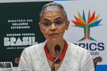 Antonio Cruz/Agência Brasil Brasília (DF), 03/04/2025.- A ministra do Meio Ambiente e Mudança do Clima, Marina Silva, durante entrevista após a 11ª reunião dos ministros de Meio Ambiente do Brics, sob a presidência brasileira.
Foto: Antonio Cruz/Agência Brasil