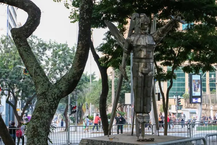 São Paulo (SP), 21/05/2025 - A Prefeitura autorizou as obras de retrofit do antigo Edifício Misericórdia, que será transformado em moradia e rebatizado como Edifício Tebas, em homenagem a Joaquim Pinto de Oliveira, o primeiro arquiteto negro do Brasil e autor do primeiro chafariz público da cidade, construído justamente ali, no Largo da Misericórdia. Foto: Cadu Pinotti/Agência Brasil