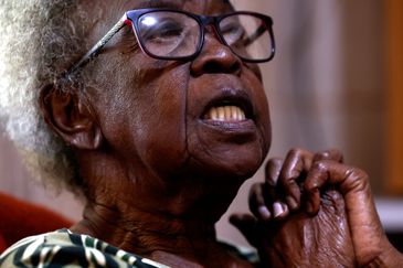 Tânia Rêgo/Agência Brasil Rio de Janeiro (RJ), 25/06/2025 - Anazir Maria de Oliveira, conhecida como Dona Zica, 92 anos, uma das fundadoras do Sidicato dos Trabalhadores Domésticos do Rio de Janeiro, da Central Única dos Trabalhadores(CUT) e do Partido dos Trabalhadores(PT), em sua casa. Foto: Tânia Rêgo/Agência Brasil