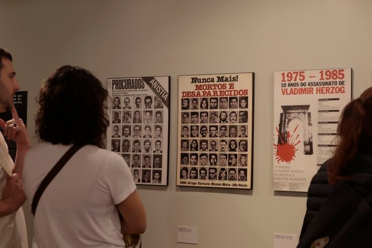 Paulo Pinto/Agência Brasil São Paulo (SP), 12/07/2025 - Evento do museu Memorial da Resistência de SP junto à Editora Vozes, de lançamento do livro Brasil: Nunca Mais. Apenas quatro meses após o “fim” da ditadura militar brasileira, o livro Brasil: Nunca Mais foi lançado discretamente em julho de 1985. Foto: Paulo Pinto/Agência Brasil