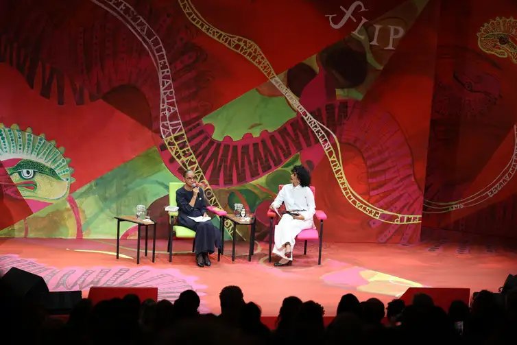 Rovena Rosa/Agência Brasil Paraty (RJ), 01/08/2025 - A ministra do Meio Ambiente e Mudança do Clima, Marina Silva, participa da 23ª Festa Literária Internacional de Paraty, no Auditório Matriz. Foto: Rovena Rosa/Agência Brasil