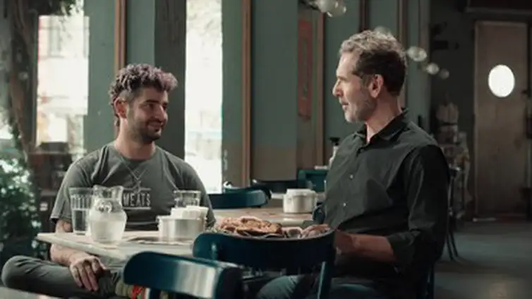 Rio de Janeiro (RJ) 15/08/2025 - A TV Brasil apresenta o último programa inédito da produção Chefs do Brasil com grandes nomes da cozinha nacional neste sábado (16), às 12h30. O seriado independente recebe o saudoso chef Paulo Yoller para uma entrevista exclusiva com Paulo Vitale no sexto episódio da atração gravada em 2023. Foto: TV Brasil