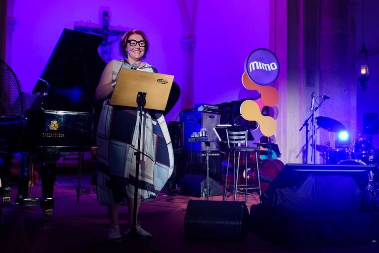 Foto: Rogério Von Kruger/Divulgação Olinda 13/09/2025 - MIMO Festival, em Olinda. ( Diretora artística, Lu Araújo, na abertura do MIMO Festival) Foto: Rogério Von Kruger/Divulgação