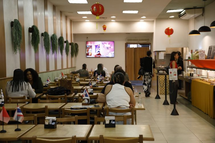 Rio de Janeiro (RJ), 12/01/2025 – Salão do restaurante Sol Gastronomia, na Lapa. Novo decreto moderniza o Programa de Alimentação do Trabalhador (PAT) e traz novas regras ao sistema de vale-alimentação e vale-refeição. Foto: Fernando Frazão/Agência Brasil