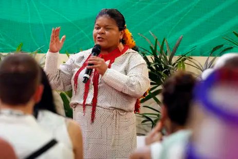 Belém (PA), 21/11/2025 - Ministra do Povos Indígenas, Sônia Guajajara, fala durante divulgação dos projetos comtemplados pelo Restaura Amazônia em Terras Indígenas, na COP30. Foto: Bruno Peres/Agência Brasil
