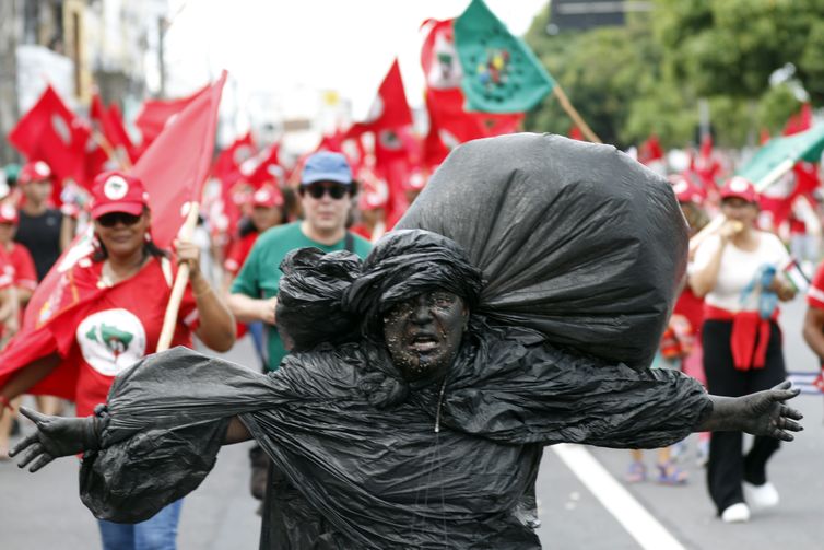 Belém (PA), 14/11/2025 - Marcha Global pelo Clima, evento paralelo à COP30. Foto: Bruno Peres/Agência Brasil