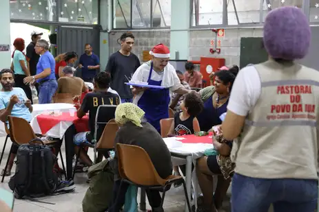 São Paulo (SP), 25/12/2025 - Almoço de Natal oferecido para pessoas em situação de vulnerabilidade social na Casa de Oração do Povo da Rua na Luz. Foto: Rovena Rosa/Agência Brasil