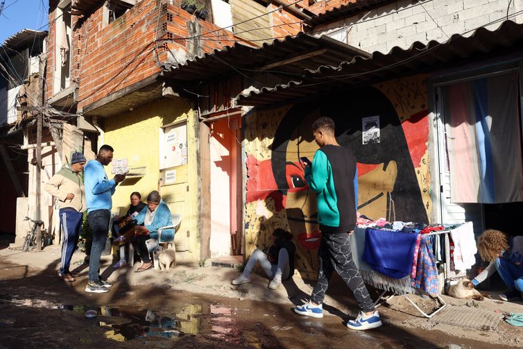 São Paulo (SP), 25/06/2025 - Casas marcadas pela Companhia de Desenvolvimento Habitacional e Urbano do Estado de São Paulo - CDHU para serem demolidas na Favela do Moinho no centro da capital paulista. Foto: Rovena Rosa/Agência Brasil