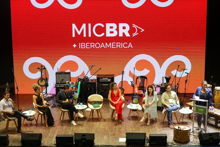 Tomaz Silva/Agência Brasil Fortaleza (CE), 03/12/2025 - A ministra da Cultura, Margareth Menezes durante abertura do Mercado das Indústrias Criativas do Brasil (MICBR+Ibero-América), no
Centro Dragão do Mar de Arte e Cultura, em Fortaleza (CE). Foto: Tomaz Silva/Agência Brasil
