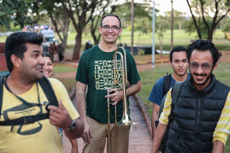 Joédson Alves/Agência Brasil Brasília (DF), 17/01/2026 – Musico Lucas Borges com seu trombone.
Curso de verão na escola de música de Brasília.
Foto: Joédson Alves/Agência Brasil