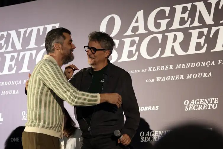 Paulo Pinto/Agência Brasil São Paulo (SP), 28/10/2025 - Ator Wagner Moura e o diretor Kleber Mendoça Filho durante entrevista coletiva do elenco do filme O Agente Secreto, no hotel Renaissance. Foto: Paulo Pinto/Agência Brasil