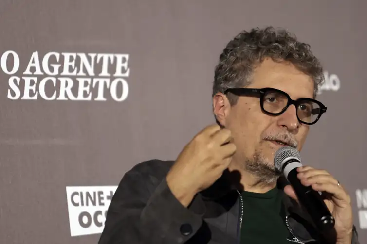 São Paulo (SP), 28/10/2025 - O diretor Kleber Mendoça Filho durante entrevista coletiva do elenco do filme O Agente Secreto, no hotel Renaissance. Foto: Paulo Pinto/Agência Brasil
