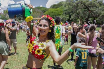 Joédson Alves/Agência Brasil Brasília (DF), 17/02/2026 - Vanessa Cândido participa do carnaval de rua no Bloco Calango Careta.
Foto: Joédson Alves/Agência Brasil
