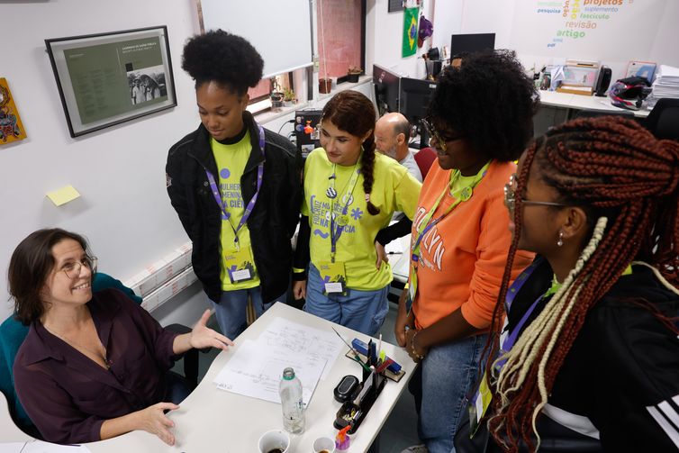 Rio de Janeiro (RJ), 10/02/2026 - Fiocruz abre as portas para 150 alunas no Dia Internacional das Meninas e Mulheres na Ciência, na sede da Fiocruz, em Manguinhos, zona norte da cidade.  Foto: Tânia Rêgo/Agência Brasil