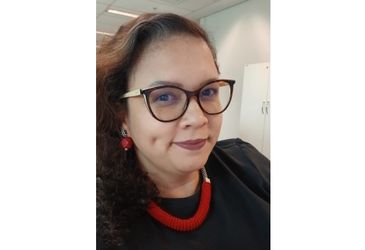 19/02/2026 - 'Graphic novels' podem preparar professores para debate étnico-racial em sala de aula. Na foto a doutoranda Fernanda Pereira da Silva. Foto: Divulgação/arquivo pessoal