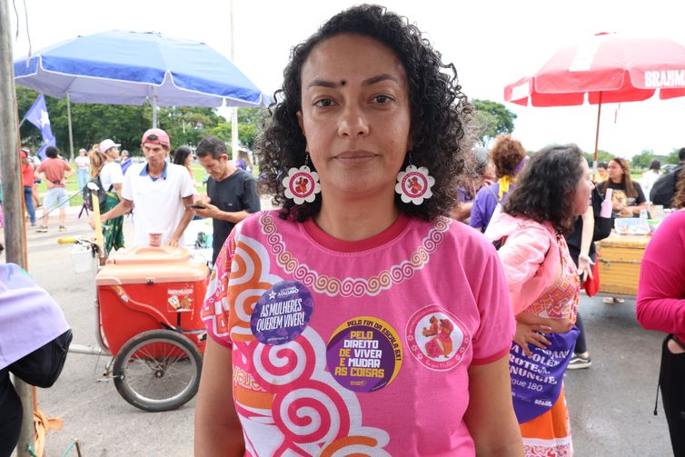 Valter Campanato/ Agência Brasil. Brasília-DF- 08/03/2026 - Ato 08M em Brasília. Raquel Braga Rodriguez, coordenadora do grupo Baque Mulher Brasília. Foto: Valter Campanato/ Agência Brasil.