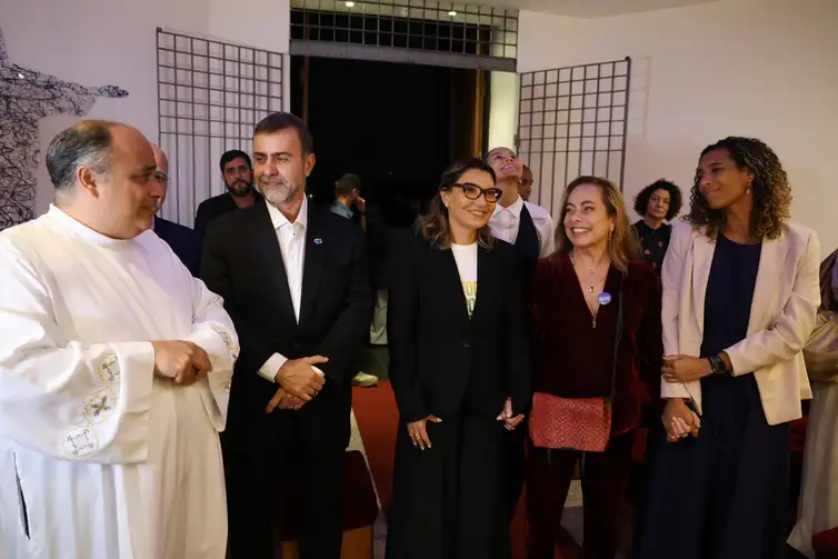 Rovena Rosa/Agência Brasil Rio de Janeiro (RJ), 04/03/2026 - O presidente da Agência Brasileira de Promoção Internacional do Turismo - Embratur, Marcelo Freixo, a primeira-dama Rosângela Lula da Silva, a Janja, e a ministra da Igualdade Racial, Anielle Franco, participam do lançamento da campanho Feminicídio Nunca Mais, organizada pela NO MORE Foundation, Embratur e Empresa Brasil de Comunicação - EBC, no monumento do Cristo Redentor. Foto: Rovena Rosa/Agência Brasil