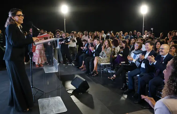 Rovena Rosa/Agência Brasil Rio de Janeiro (RJ), 04/03/2026 - A primeira-dama Rosângela Lula da Silva, a Janja, participa do lançamento da campanho Feminicídio Nunca Mais, organizada pela NO MORE Foundation, Agência Brasileira de Promoção Internacional do Turismo - Embratur e Empresa Brasil de Comunicação - EBC, no monumento do Cristo Redentor. Foto: Rovena Rosa/Agência Brasil