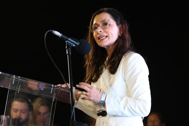 Rovena Rosa/Agência Brasil Rio de Janeiro (RJ), 04/03/2026 - A diretora-executiva da organização No More Foundation, Daniela Grelin, fala durante o lançamento da campanho Feminicídio Nunca Mais, organizada pela NO MORE Foundation, Agência Brasileira de Promoção Internacional do Turismo - Embratur e Empresa Brasil de Comunicação - EBC, no monumento do Cristo Redentor. Foto: Rovena Rosa/Agência Brasil