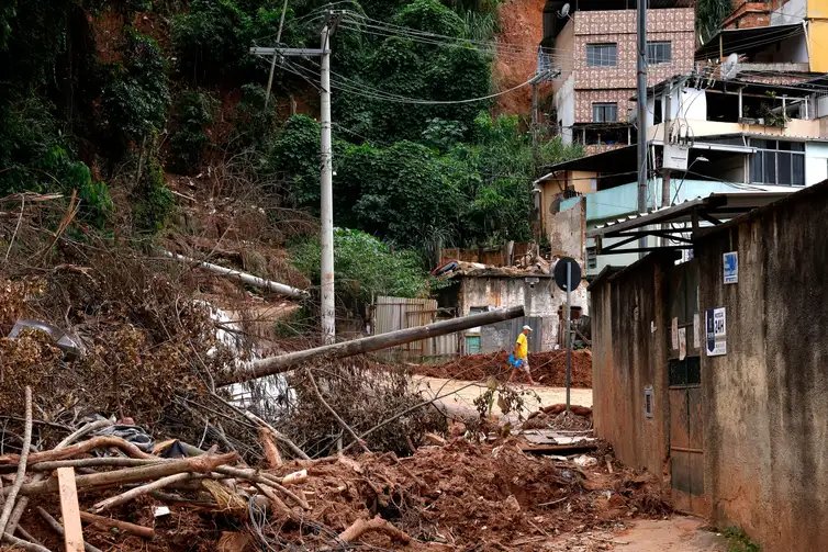Tânia Rêgo/Agência Brasil Juiz de Fora (MG), 19/03/2026 - Bairro Três Moinhos, um dos mais afetados pelas fortes chuvas. Um mês depois dos deslizamentos e alagamentos que causaram a morte de mais de 70 pessoas em Juiz de Fora, além de deixar milhares de pessoas desabrigadas. Foto: Tânia Rêgo/Agência Brasil