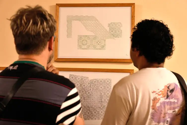 Tânia Rêgo/Agência Brasil Rio de Janeiro (RJ), 25/03/2026 - Solenidade de abertura da exposição de arte e caligrafia, Horizontes em Diálogo, no Theatro Municipal do Rio de Janeiro (TMRJ), abre o calendário de 2026 no contexto do Ano Cultural China-Brasil. Foto: Tânia Rêgo/Agência Brasil