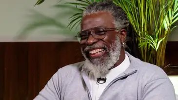 TV Brasil Brasília (DF), 17/03/2026 - Programa Caminhos da Reportagem exibe o programa Amar, verbo em transição. Renato Noguera, filósofo. Frame: TV Brasil