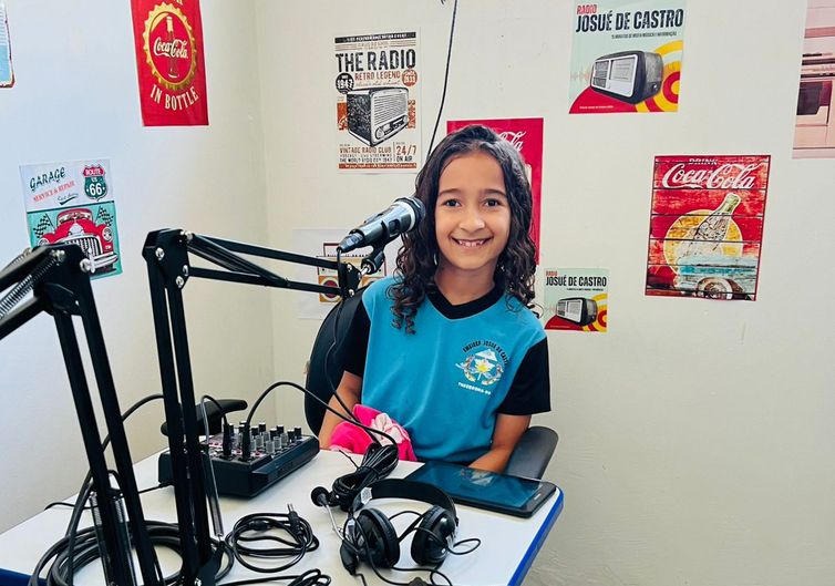 10/03/2026 - Educação midiática: mapa revela projetos de conscientização no País. No caso da escola de Theobroma (RO), de acordo com o diretor da unidade de ensino, Elias Bastos, de 32 anos, o rádio é aplicado da pré-escola até o nono ano do ensino fundamental. Foto: Elias Bastos/Arquivo Pessoal