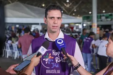 Brasília (DF), 27/04/2026 - O juiz do CNJ, Rodrigo Gonçalves, no lançamento da ação Registre-se Pop Rua, durante o mutirão do Conselho Nacional de Justiça (CNJ) de atendimento à população em situação de rua, promovido pela Justiça Federal do Distrito Federal.
Foto: Joédson Alves/Agência Brasil