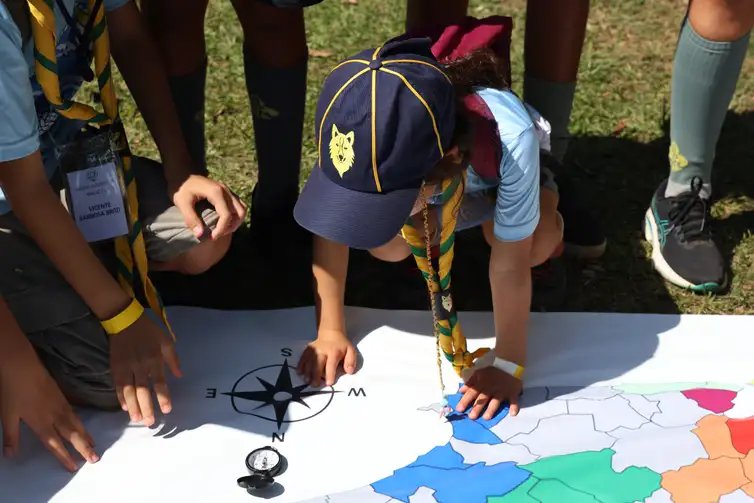 Rio de Janeiro (RJ), 26/04/2026 - Crianças participam do Grande Jogo Regional 2026 dos escoteiros fluminenses no Aterro do Flamengo. Foto: Rovena Rosa/Agência Brasil