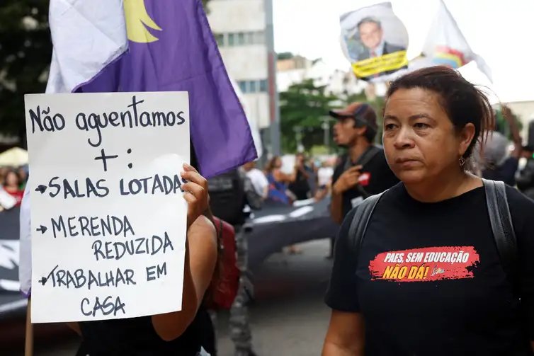 Fernando Frazão/Agência Brasil Rio de Janeiro (RJ), 09/04/2026 – Professores e profissionais das redes públicas municipal e estadual de ensino realizam greve com paralisação de 24 horas e protesto. Foto: Fernando Frazão/Agência Brasil