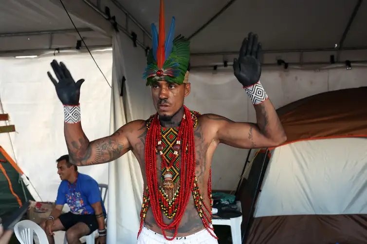 Brasília (DF), 10/04/2026 - O indígena, Tapurumã Pataxó, no Acampamento Terra Livre - ATL 2026. Foto: Valter Campanato/Agência Brasil