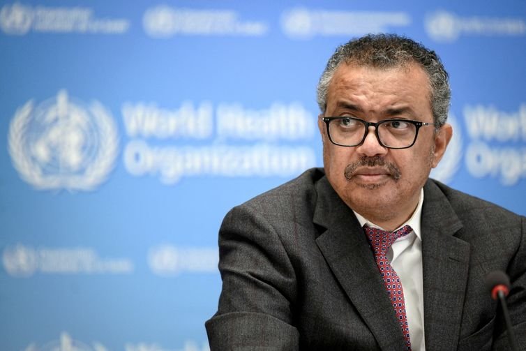 Pool via REUTERS/Proibida reprodução FILE PHOTO: World Health Organization chief Tedros Adhanom Ghebreyesus attends a ceremony to launch a multiyear partnership with Qatar on making FIFA Football World Cup 2022 and mega sporting events healthy and safe at the WHO headquarters, in Geneva, Switzerland, October 18, 2021. Fabrice Coffrini/ Pool via REUTERS/File Photo