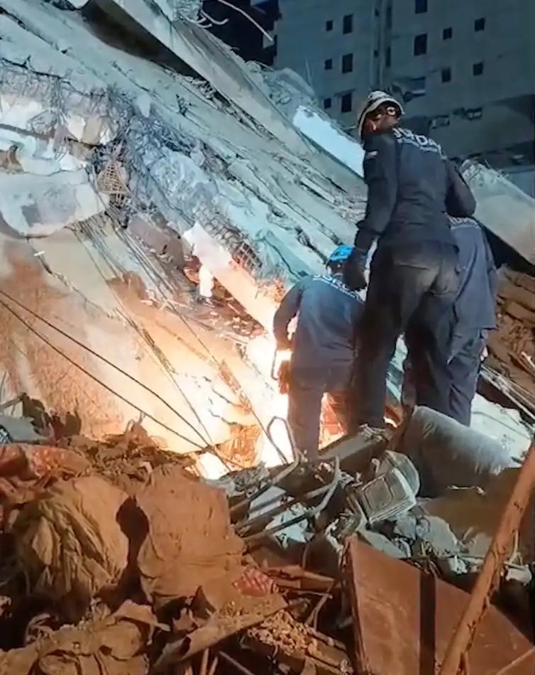 Equipe jordaniana resgata criança em prédio desabado seis dias após terremotos
30 de junho de 2026
Segurança Pública da Jordânia/Imagem divulgada via REUTERS