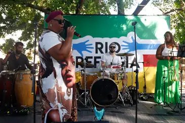 Tânia Rêgo/Agência Brasil Rio de Janeiro (RJ), 20/06/2026 - Rio Refugia, celebra o Dia Mundial do Refugiado. Festival multicultural promovido pelo Sesc RJ, Abraço Cultural, PARES Cáritas RJ e Feira Chega Junto, com apoio do ACNUR (Alto Comissariado das Nações Unidas para os Refugiados), no Sesc Tijuca, zona norte da cidade. Foto: Tânia Rêgo/Agência Brasil