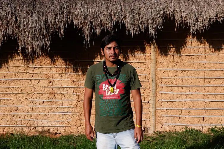 Maricá (RJ), 30/06/2026 - Amarildo Oliveira, um dos líderes da Aldeia Mata Verde Bonita (Tekoa Ka'Aguy Ovy Porã), comunidade indígena da etnia mbya guarani, localizada na Área de Proteção Ambiental(APA) de Maricá. Foto: Tânia Rêgo/Agência Brasil