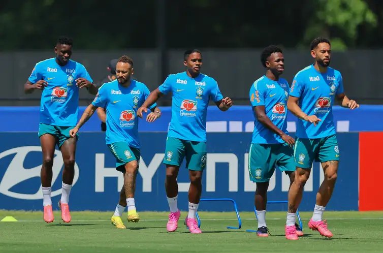 Reuters/Caean Couto/Proibida reprodução Soccer Football - FIFA World Cup 2026 - Brazil Training - Columbia Park Training Facility, Morristown, New Jersey, U.S. - July 2, 2026 Brazil's Endrick, Vinicius Junior, Neymar, Luiz Henrique and Matheus Cunha during training IMAGN IMAGES via Reuters/Caean Couto