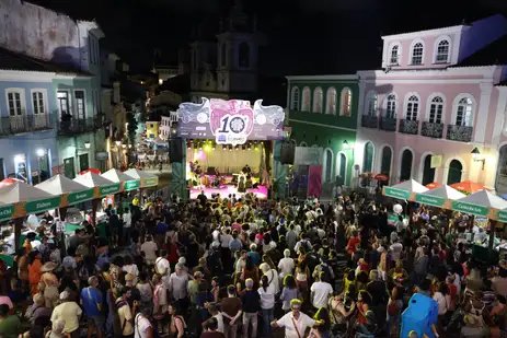 Salvador (BA), 05/08/2026 - Abertura da 10ª edição da Festa Literária Internacional do Pelourinho - Flipelô, que homenageia a poeta Myriam Fraga, com show de Belô Velloso, no Centro Histórico da capital baiana. Foto: Rovena Rosa/Agência Brasil