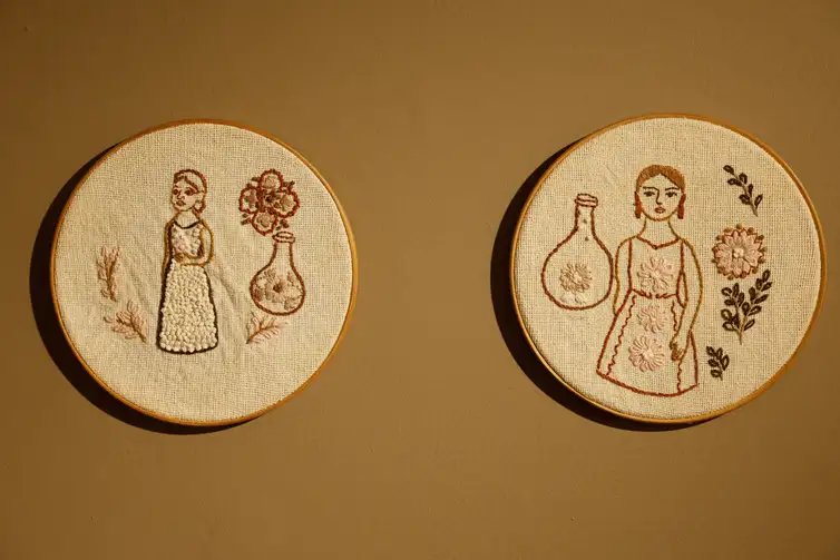 Fernando Frazão/Agência Brasil Rio de Janeiro (RJ), 17/09/2026 – A mostra Arte Têxtil de Turmalina e Veredinha – Jequitinhonha, MG, exibe bordados no Centro Nacional de Folclore e Cultura Popular, no Museu do Folclore Edison Carneiro, no Catete. Foto: Fernando Frazão/Agência Brasil