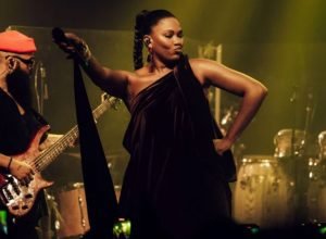 1_luedji_luna_canta_sade_02_foto_camomila_producoes-11179114.jpg