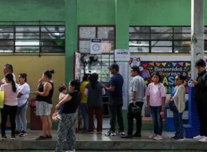 2026-04-13t145429z_1752461959_rc2doka0vl0e_rtrmadp_3_peru-election.jpg