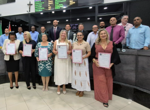 As homenageadas Vera da Saúde, Tânia Abrantes, Simone Gerez, Marlene Lorencini, Débora Prado e Ivone Piloto - Foto: Divulgação/CMJ
