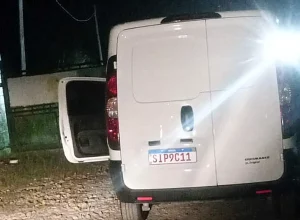 Veículo pode ter sido usado como cativeiro da vítima - Foto: Divulgação/CGMJ