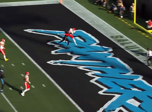 Na semana 12 da NFL, Patrick Mahomes leva os Chiefs a uma vitória emocionante sobre os Panthers, enquanto os Lions garantem um triunfo contundente contra os Colts - Foto: Reprodução/TV