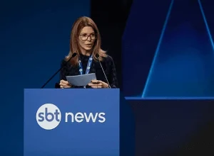 Daniela Abravanel Beyruti durante o evento de lançamento do canal de notícias do SBT - Foto: Reprodução/TV