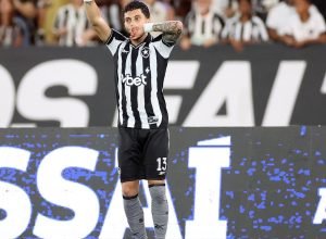 alex_telles_botafogo_1_a_0_chape_copado_brasil_2026.jpg