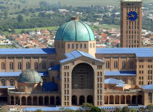 basilica_of_the_national_shrine_of_our_lady_of_aparecida_2007.jpg