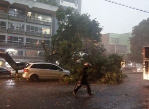 chuva_surpreende_belo_horizonte.jpg
